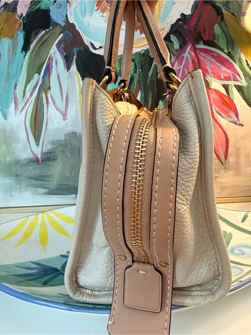 Preowned Authentic Coach 1941 Rogue 25 with floral appliqué chalk - Picture 2 of 16